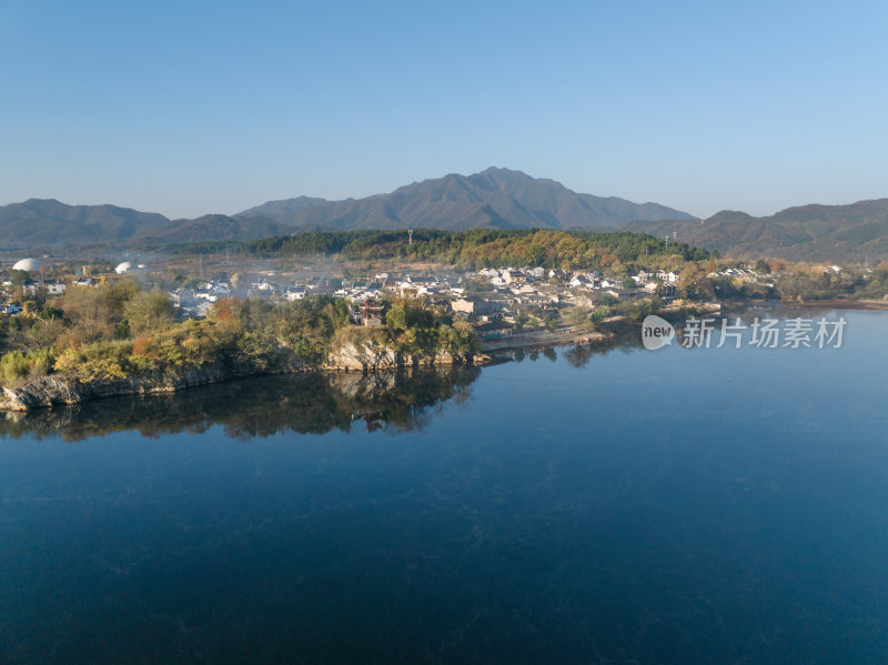 航拍安徽宣城泾县桃花潭风景区老街村庄