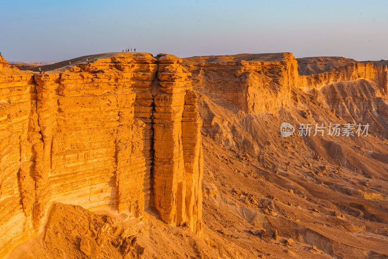 沙特阿拉伯世界之崖日落前的风景