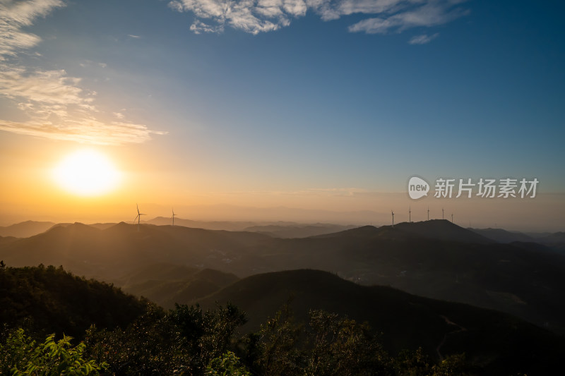 高山金色日出