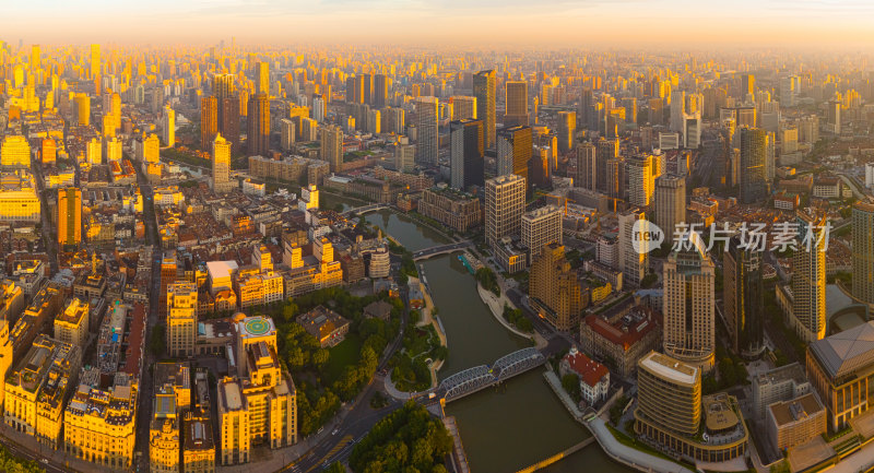 清晨上海外滩航拍俯瞰全景