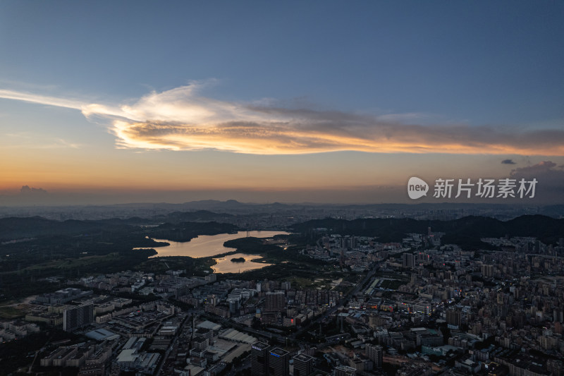 深圳市宝安区石岩街道日落航拍图