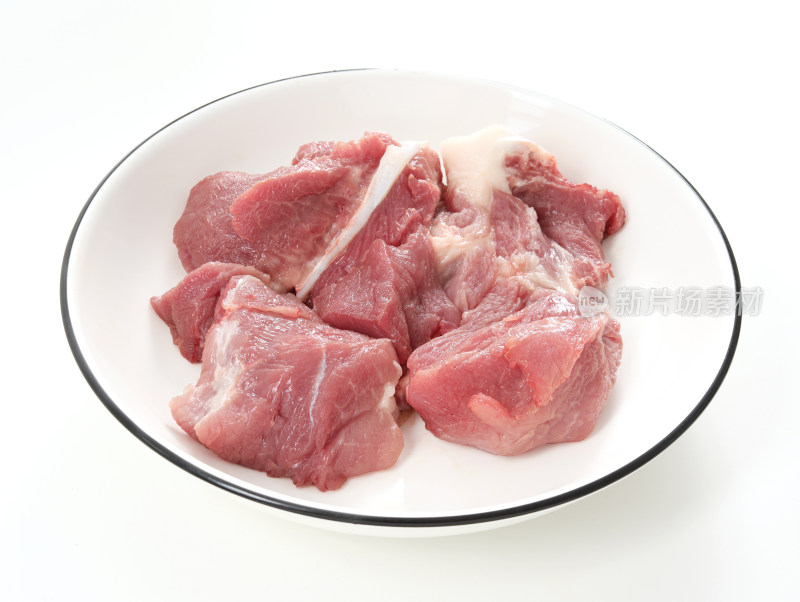 一盘子的新鲜食材猪肉瘦肉