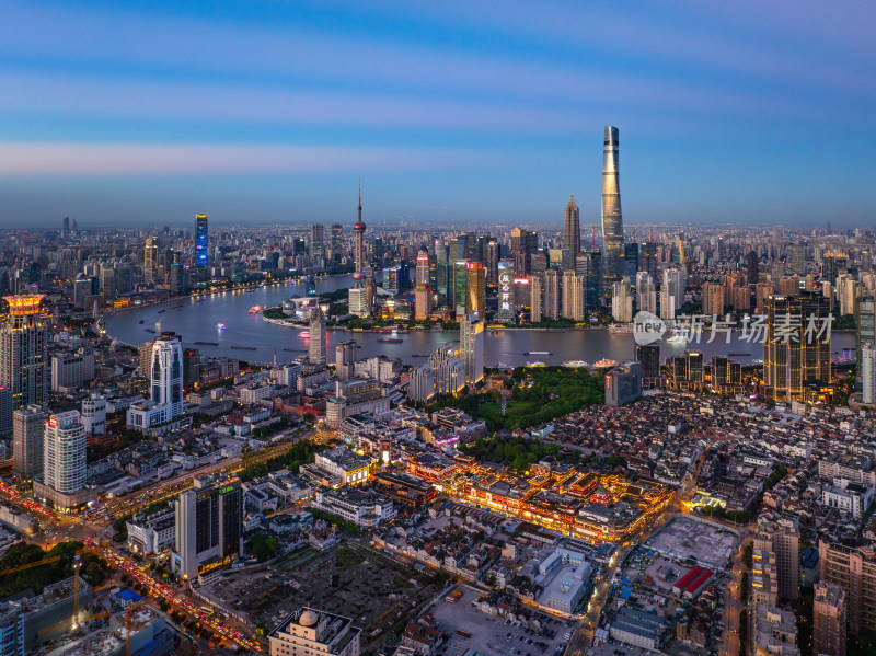 航拍上海黄浦江陆家嘴CBD夜景