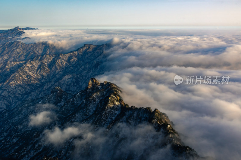 山脉大雪云海航拍辽阔高远壮观背景自然风景