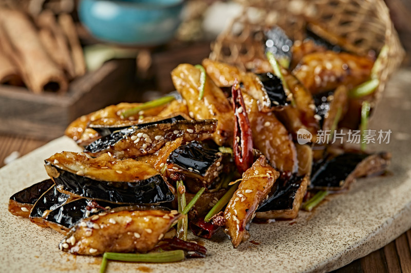 糖醋酱香糖醋风味炸茄子