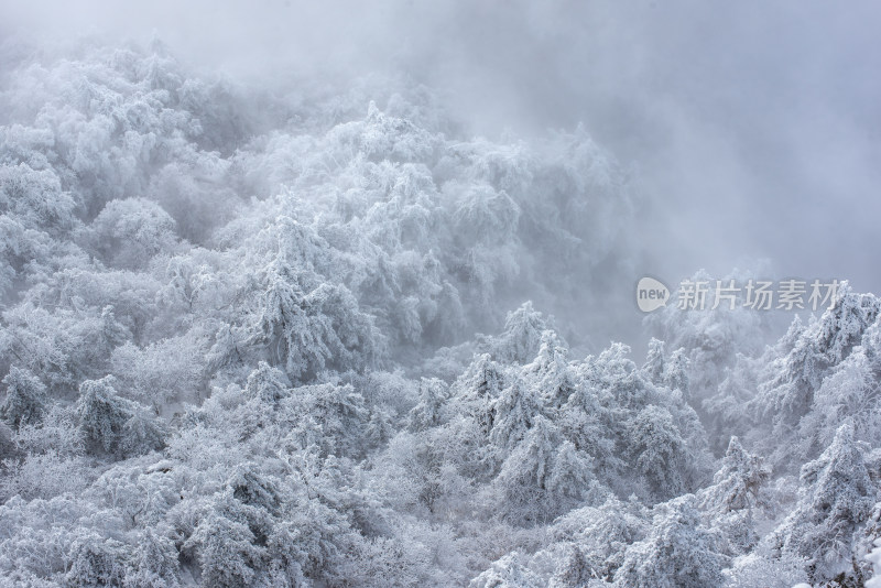 寒冷冬天洛阳老君山雪后美景航拍