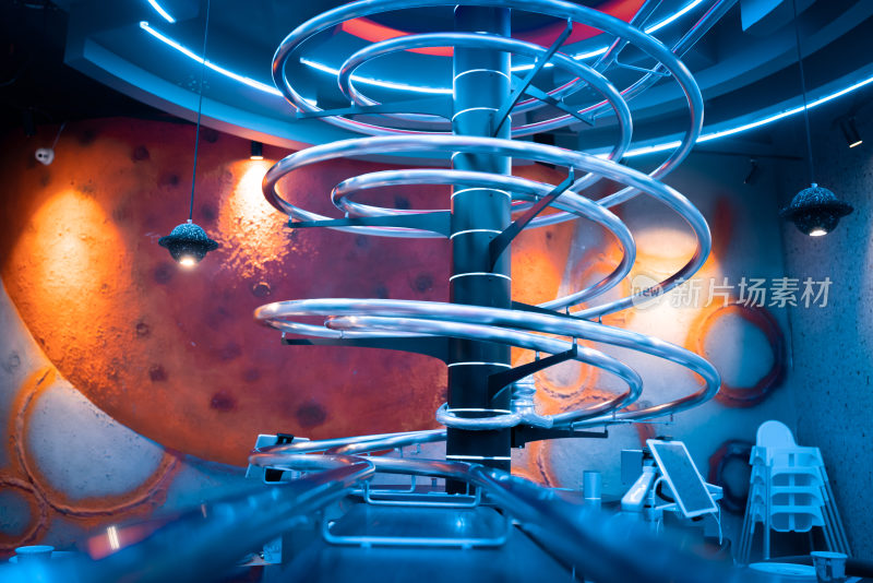室内螺旋轨道装置场景