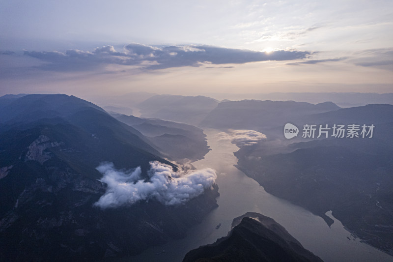 长江三峡河流航道航拍摄影配图
