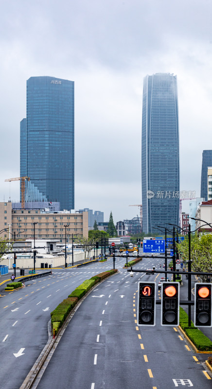 上海石龙路天桥街景