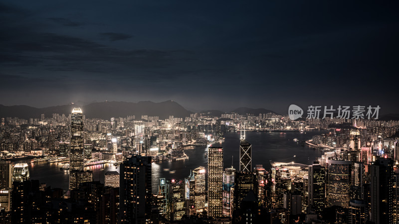 夜幕下灯火辉煌的香港城市夜景