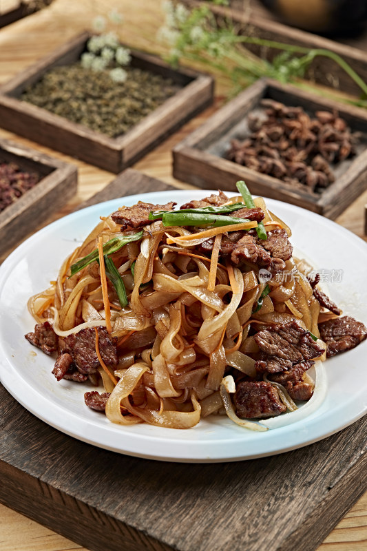 港式茶餐干炒牛河