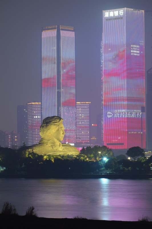 长沙橘子洲头夜景与城市建筑