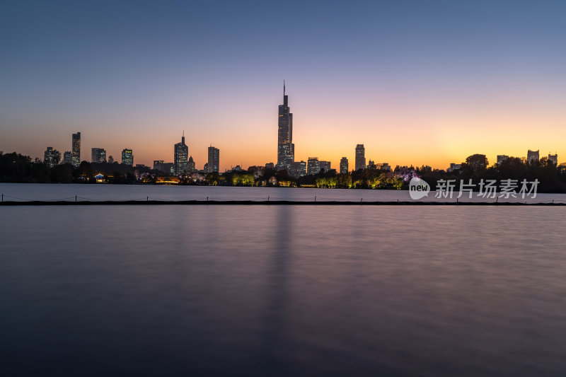 江苏南京CBD紫峰大厦建筑群日落夜景城市