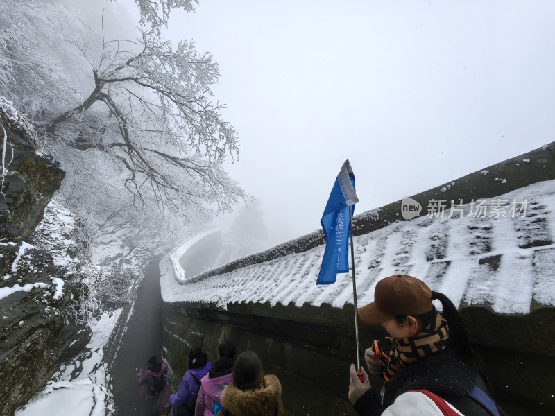 湖北武当山景区冬天大雪雾凇古建筑旅游