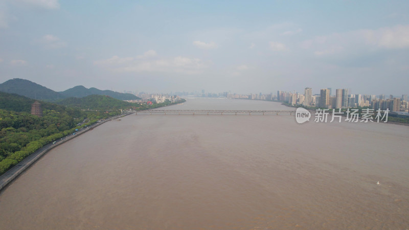 航拍浙江杭州钱塘江风光