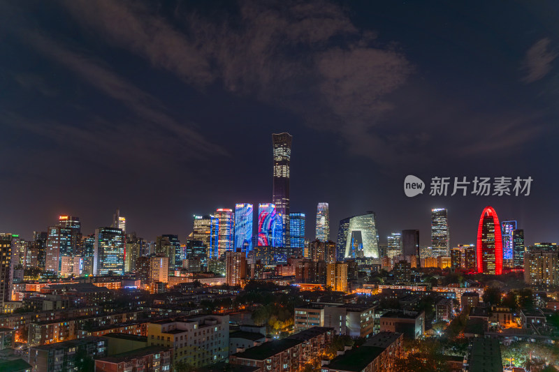 北京夜景下的璀璨城市建筑群