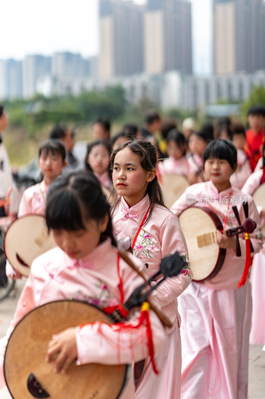 广东潮汕中国非遗英歌舞古镇戏曲盛装巡游