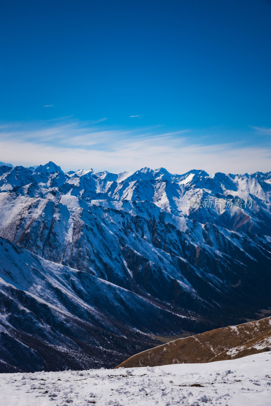 新疆天山山脉雪山山峰山脉