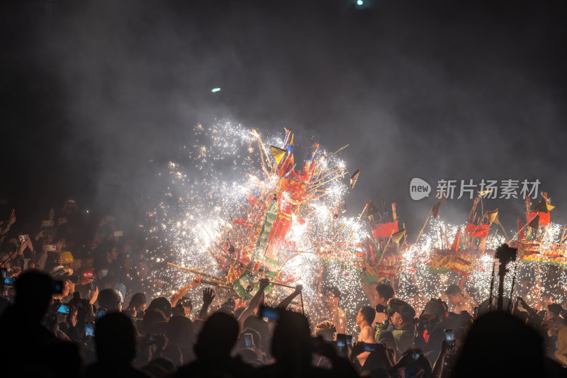 广东梅州中国非遗顺丰火龙狂舞夜焰火龙腾