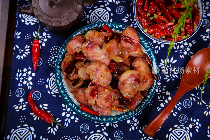 香辣美味的炒腊肠