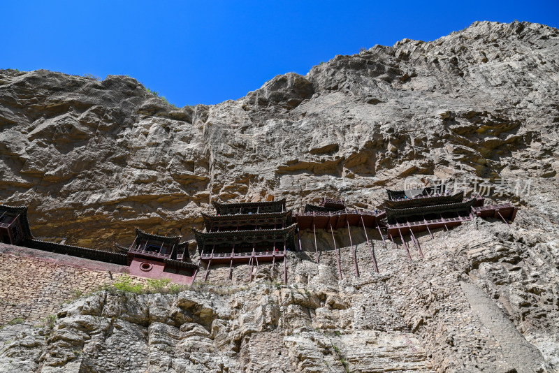 远眺山西悬空寺 建筑与自然的完美融合