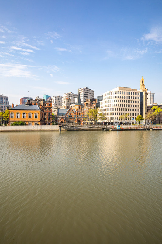 上海苏州河外滩源外白渡桥陆家嘴城市景观