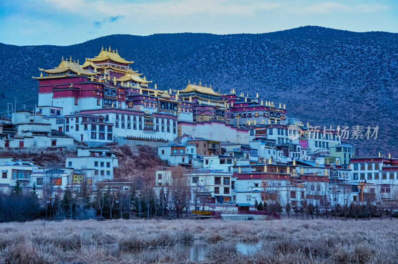 云南迪庆香格里拉松赞林寺景区传统古建筑