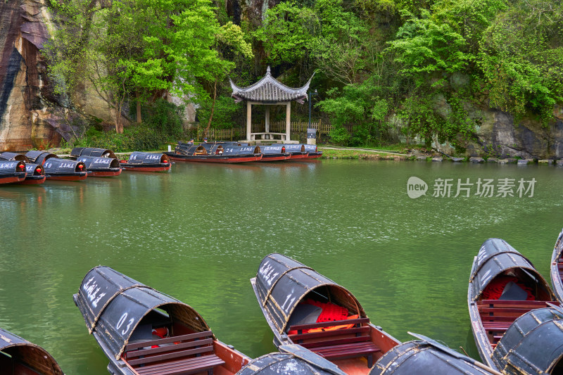 绍兴东湖风光