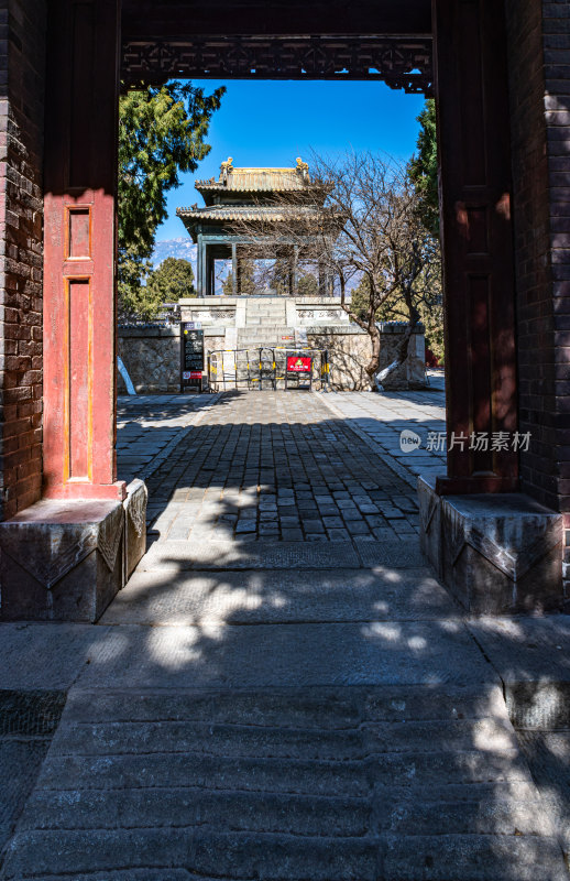 山东泰安岱庙景观岱庙看泰山