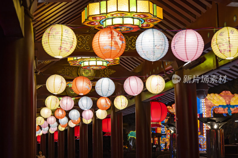 大唐芙蓉园中式传统风格夜间花灯景观