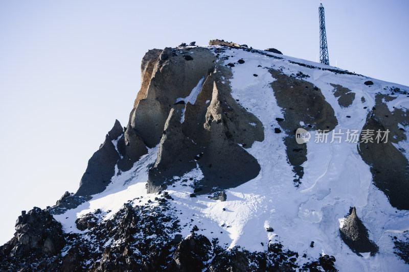 冬季长白山积雪山峰