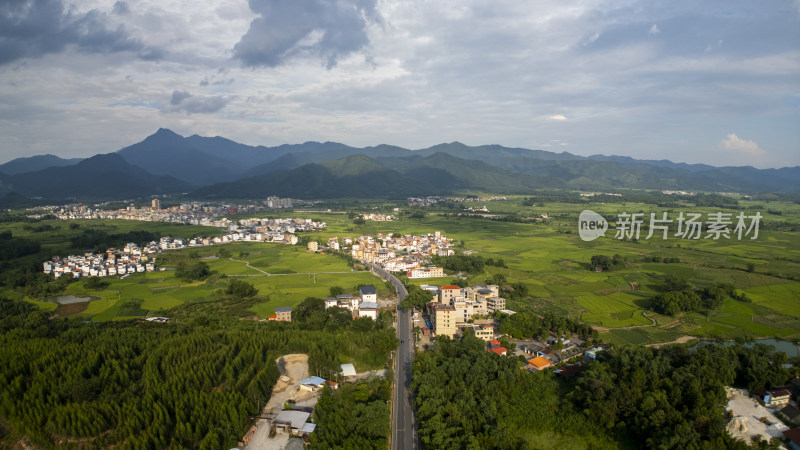 航拍韶关乐昌廊田美丽的乡村风景