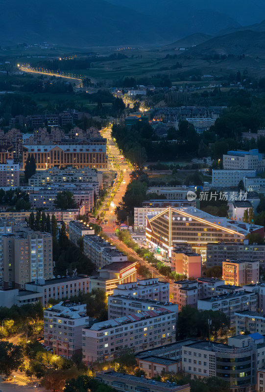 阿勒泰市区夜景