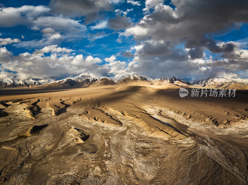 壮丽的雪山群峰