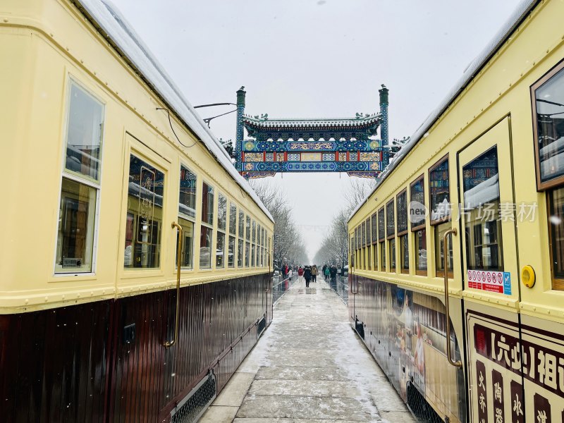 雪后的北京前门大街风光