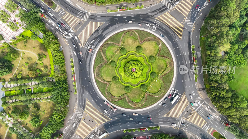 城市绿化植物眉山交通转盘航拍图