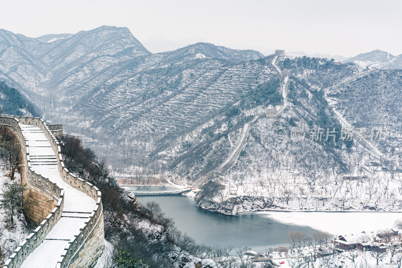 中国北京怀柔黄花城水长城景区雪景