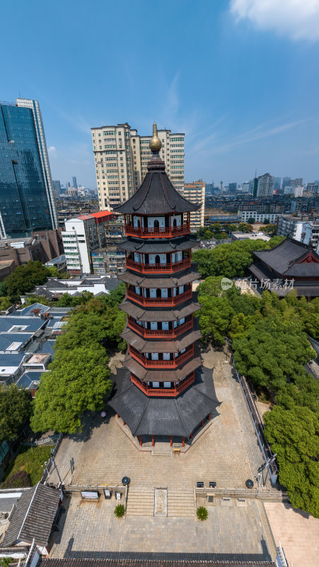 江西南昌市区绳金塔建筑群高空航拍