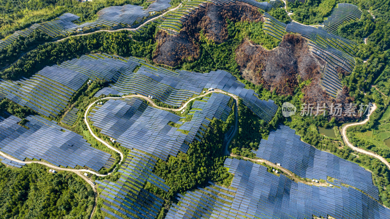 航拍大型光伏发电基地，新能源产业基地