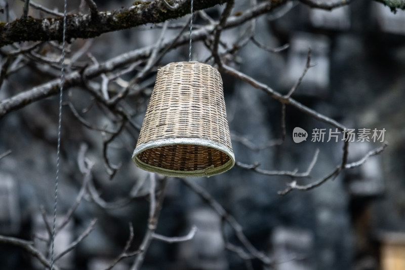 神农架悬崖上的蜂箱