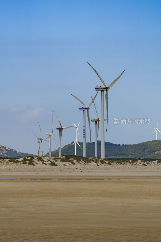 沙滩风车风景 福建平潭风光 风力发电