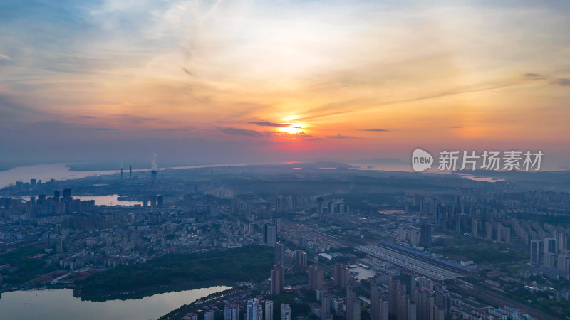 江西九江城市日出彩霞航拍图