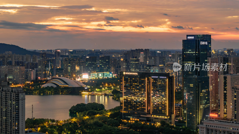 夜幕中的合肥政务区