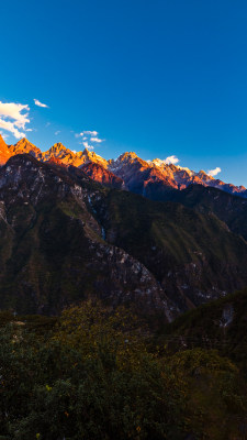 丽江虎跳峡高路徒步