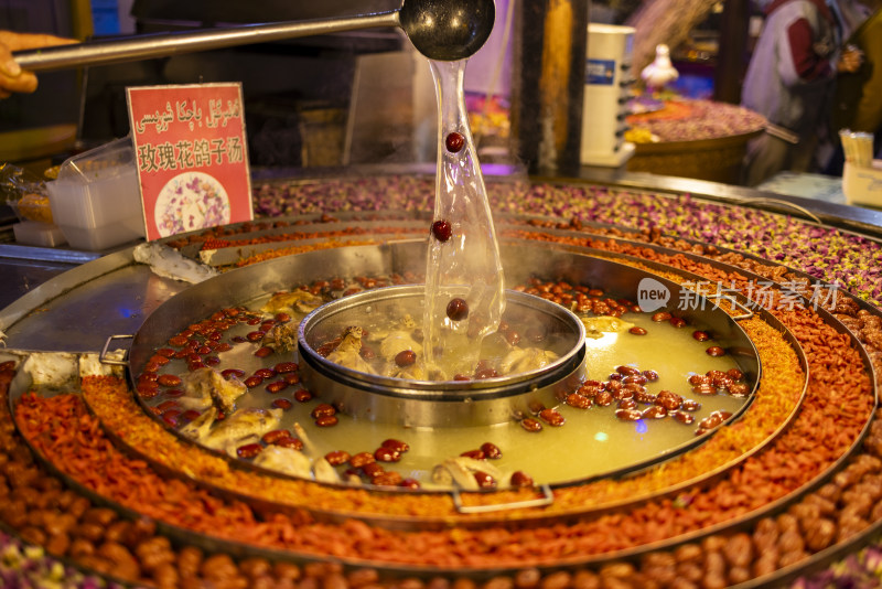 美味的玫瑰鸽子汤 喀什夜市新疆特色美食