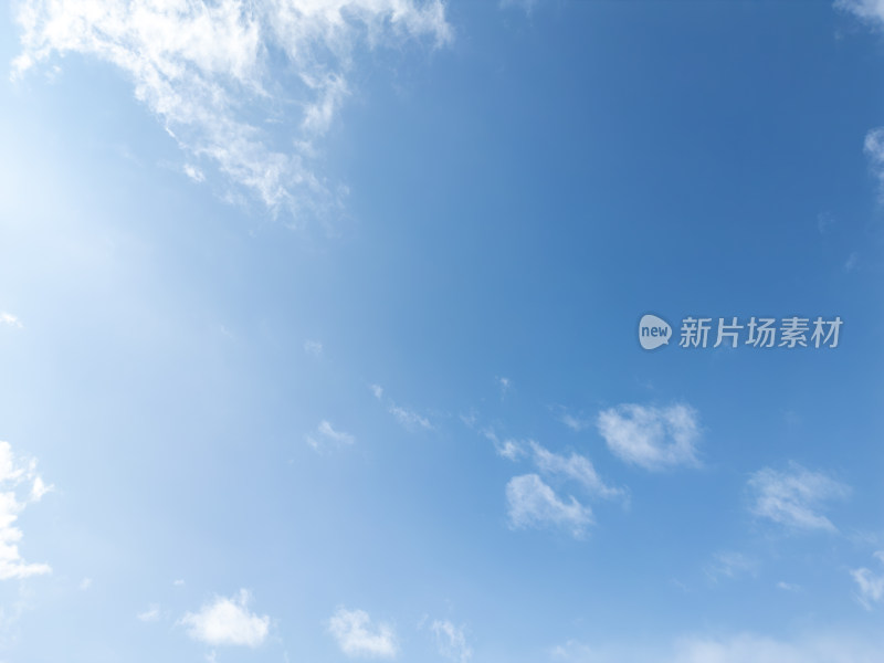 无人机高空航拍的天空