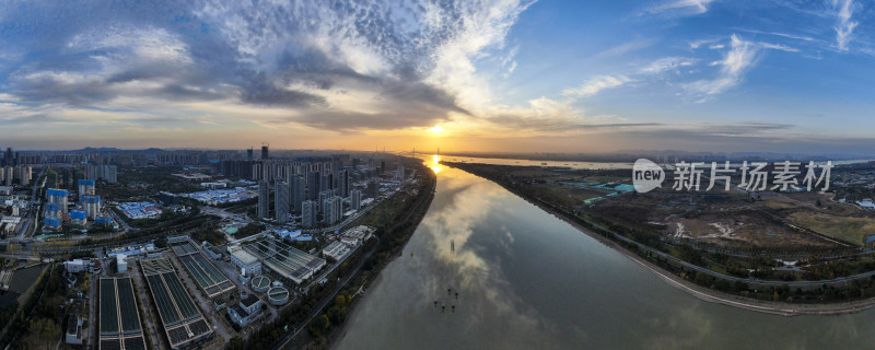 江苏南京城市日落晚霞全景图