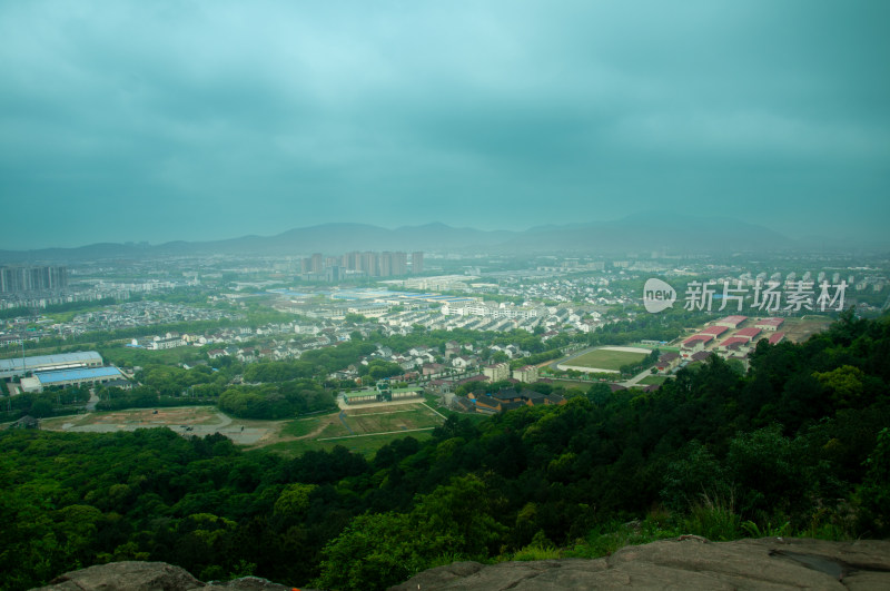 山中的自然风景