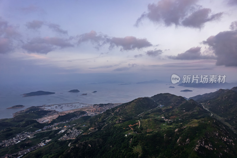 海岛滩涂海上日出自然风光航拍