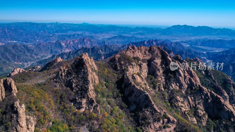 秦皇岛市祖山壮美山景全貌俯瞰视角展示